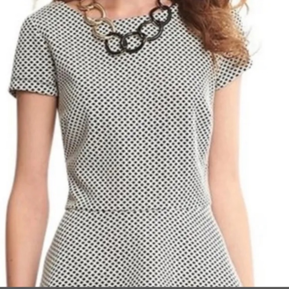 EUC BANANA REP geo peplum top